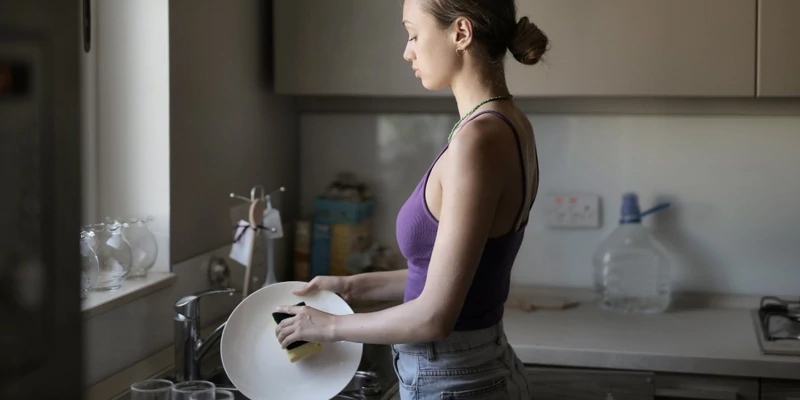 Az örök életű, Mofém mosogató csaptelep